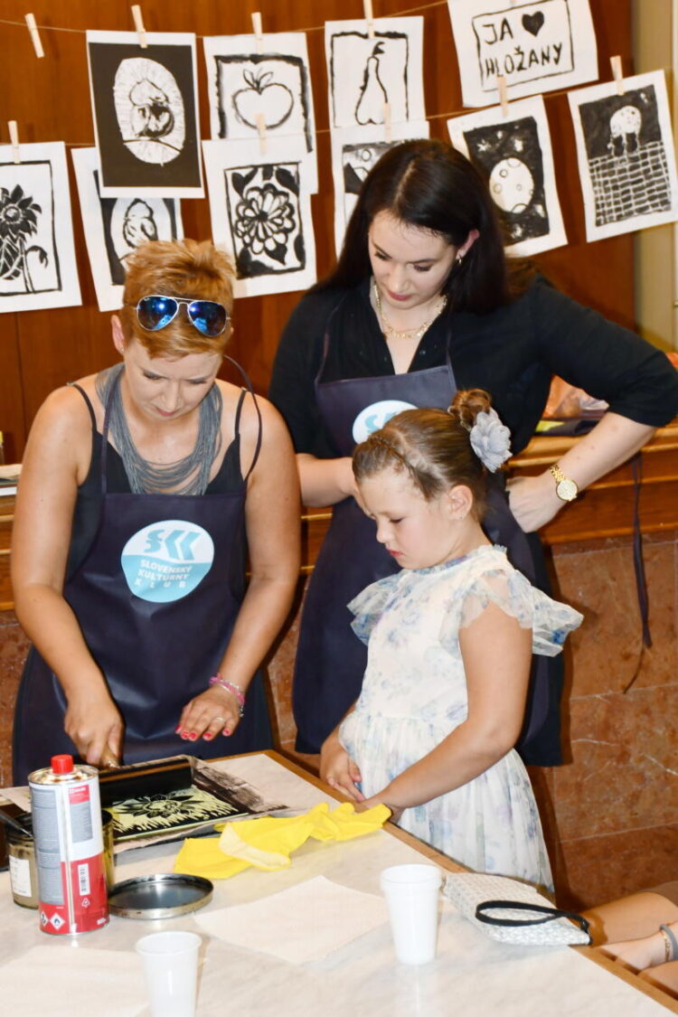 Do práce sa zapojili aj tí starší