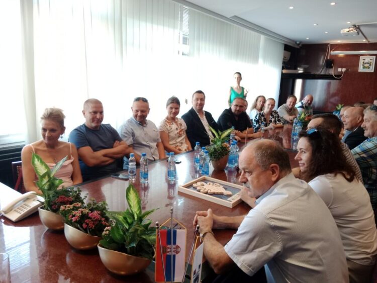 Zahraničné delegácie na slávnostnom prijatí u predsedu Obce Stará
Pazova Đorđa Radinovića