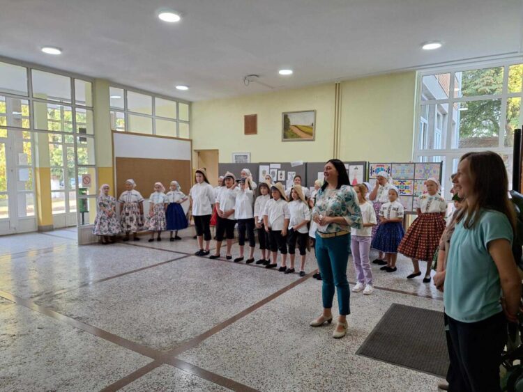 Prvákov privítala Ľudmila Tomanová, riaditeľka padinskej ZŠ