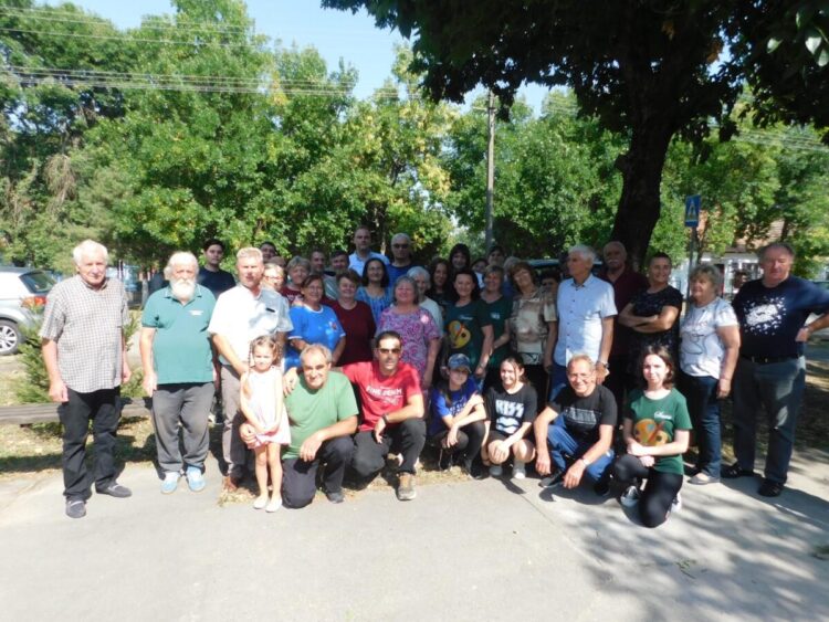 Spoločná fotografia účastníkov šiesteho výtvarného tábora
v Jánošíku