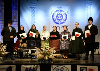 Odmenení účastníci 57. Stretnutia v pivnickom poli (Foto: Miroslav Pap)