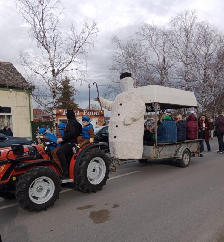 Záber z vlaňajšieho podujatia Mačkare v Golubinciach 