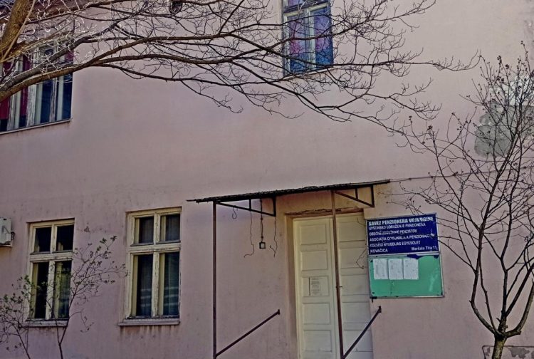 Budova, v ktorej sídli Obecné združenie penzistov v Kovačici