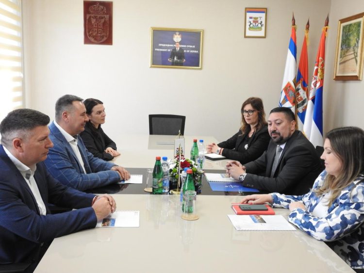 Počas rozhovorov v sídle Šídskej obce (foto: Obec Šíd)