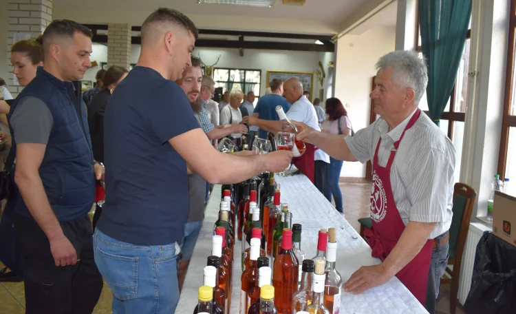 Mnohí vyskúšali aj ružové a červené
