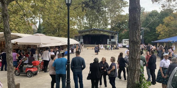 Kovačické májové oslavy vždy prilákajú veľký počet občanov