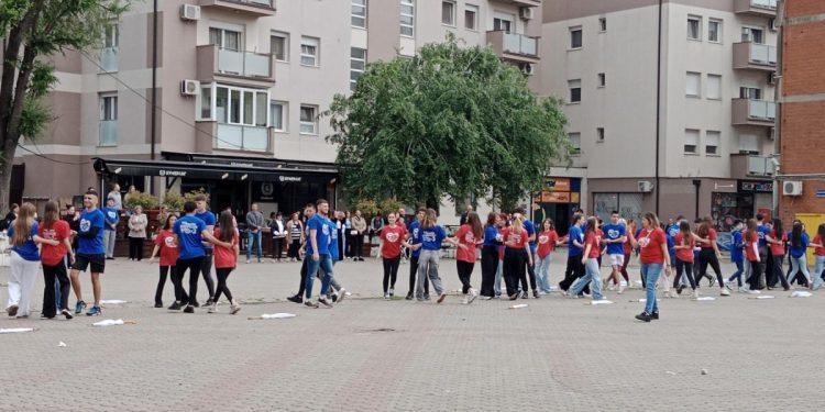 Maturitný tanec v Starej Pazove