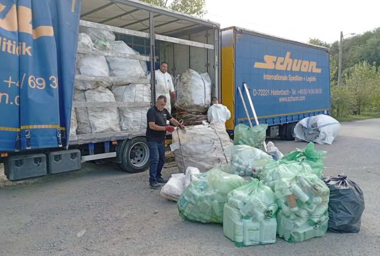 Odber ambaláže (Foto: J. Čiep)