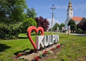 Park v centre Kulpína skrášlený novými okrasnými rastlinami (Foto: z archívu VKP Komunalac)