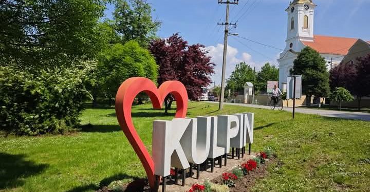 Park v centre Kulpína skrášlený novými okrasnými rastlinami (Foto: z archívu VKP Komunalac)