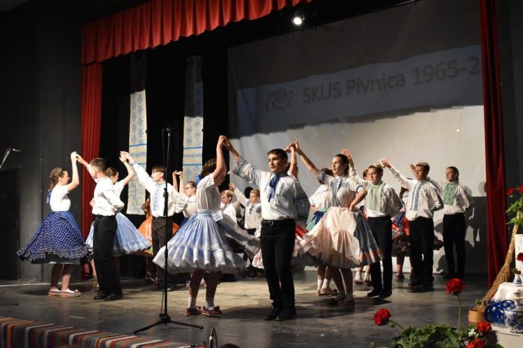 Z vystúpenia DFS SKUS Pivnica (Foto: V. Imreková)