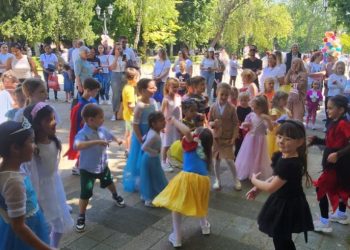 Oslavy sa zúčastnilo zhruba 400 detí