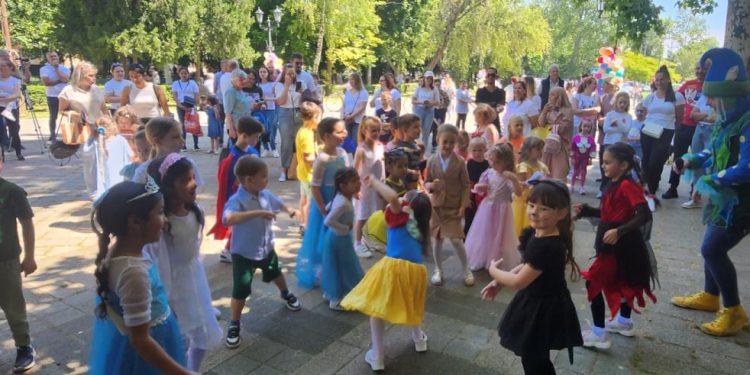 Oslavy sa zúčastnilo zhruba 400 detí