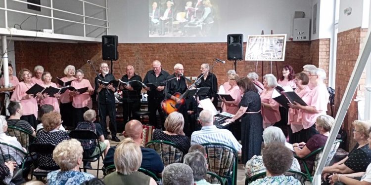 Záber z koncertu chóru penzistov Viva la musica