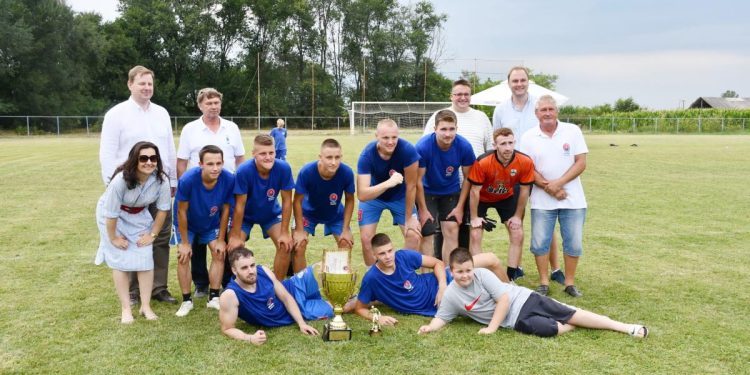 Vlani zvíťazili Hložančania (Foto: J. Čiep)