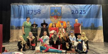 Odmenený Kráľovský festival na domácom javisku (foto: z archívu školy)