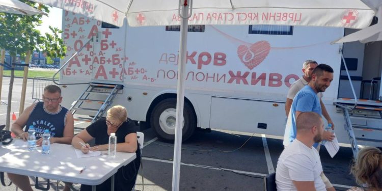 Záber z akcie dobrovoľného darcovstva krvi v stredisku BIG Pazova