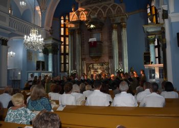 Dva domáce cirkevné spevokoly zaspievali aj spolu