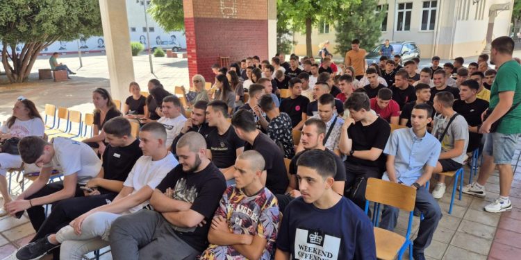 Maturanti Technickej školy v Starej Pazove