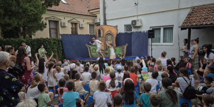 Záber z predstavenia v Starej Pazove