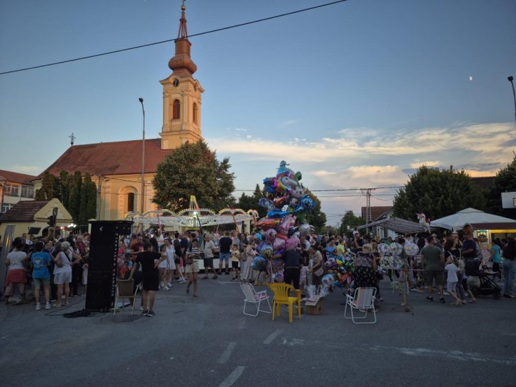 Svätoilinský jarmok okolo pravoslávneho kostola