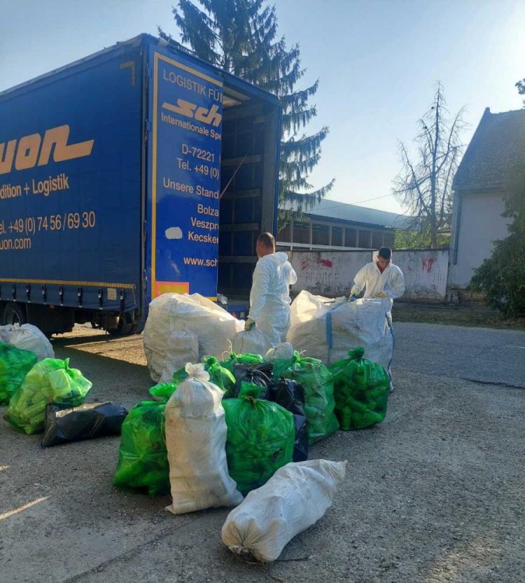 Obaly prinieslo približne 40 zodpovedných poľnohospodárov