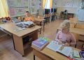 Dvaja žiaci v Slankamenských Vinohradoch: Katarína a Marko (foto: Martina Fábryová)