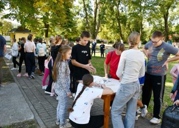 Záber z vlaňajšieho ekologického dňa v Hložanoch