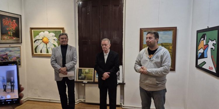 O oblastnej prehliadke sa zmienili: (zľava) Sava Mučibabić, Mile Ignjatović a Vladimir Vukas