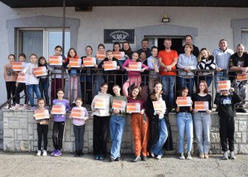 Účastníci miniseminára, organizátori a hostia