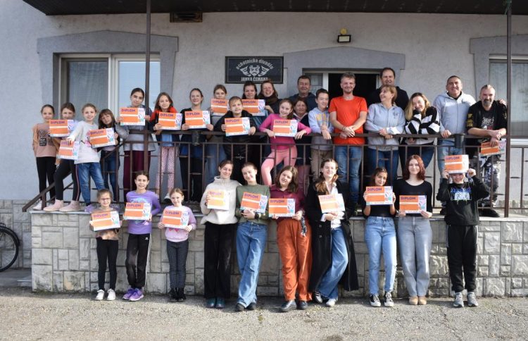 Účastníci miniseminára, organizátori a hostia