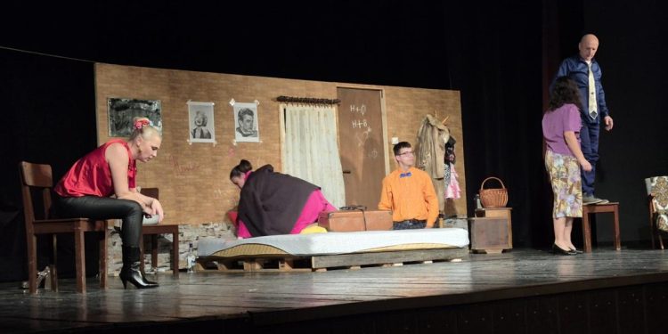 Záber z hložianskeho predstavenia