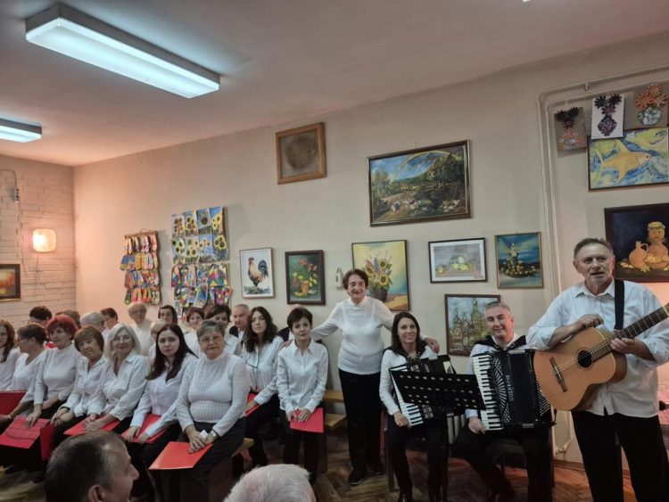 Spoločná fotografia hostí na stretnutí Fénix a priatelia