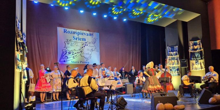 V staršej vekovej skupine zvíťazila Lyduška Kolárová z Erdevíka a dostala aj Cenu za autentickosť piesne