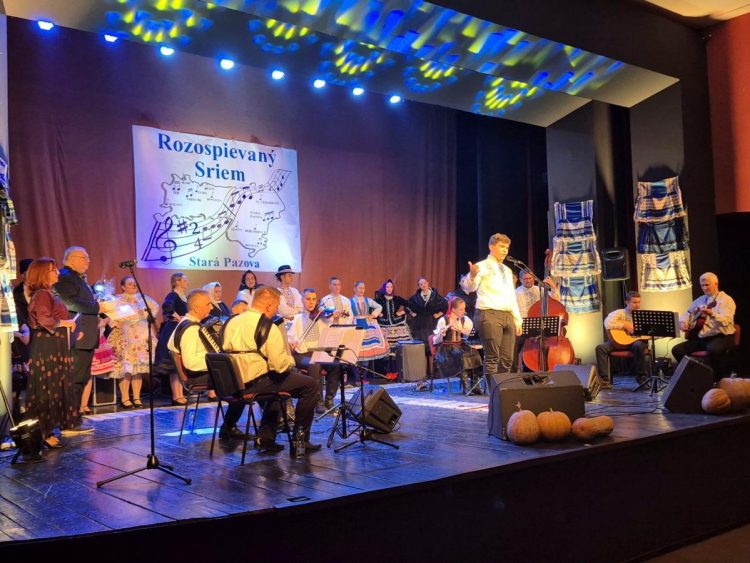 V mladšej vekovej skupine zvíťazil Martin Zloch z Boľoviec, ktorému sa dostala aj Cena obecenstva