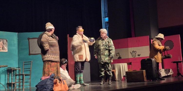 Divadelný súbor z Ubu na divadelnom festivale v Starej Pazove