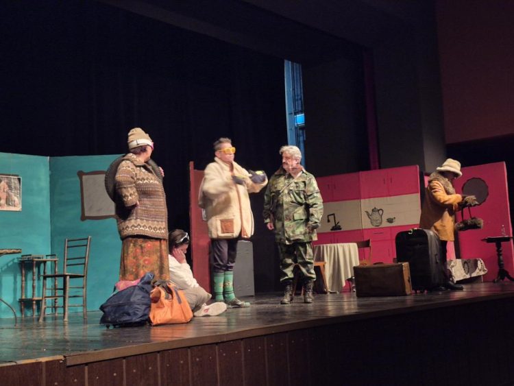 Divadelný súbor z Ubu na divadelnom festivale v Starej Pazove