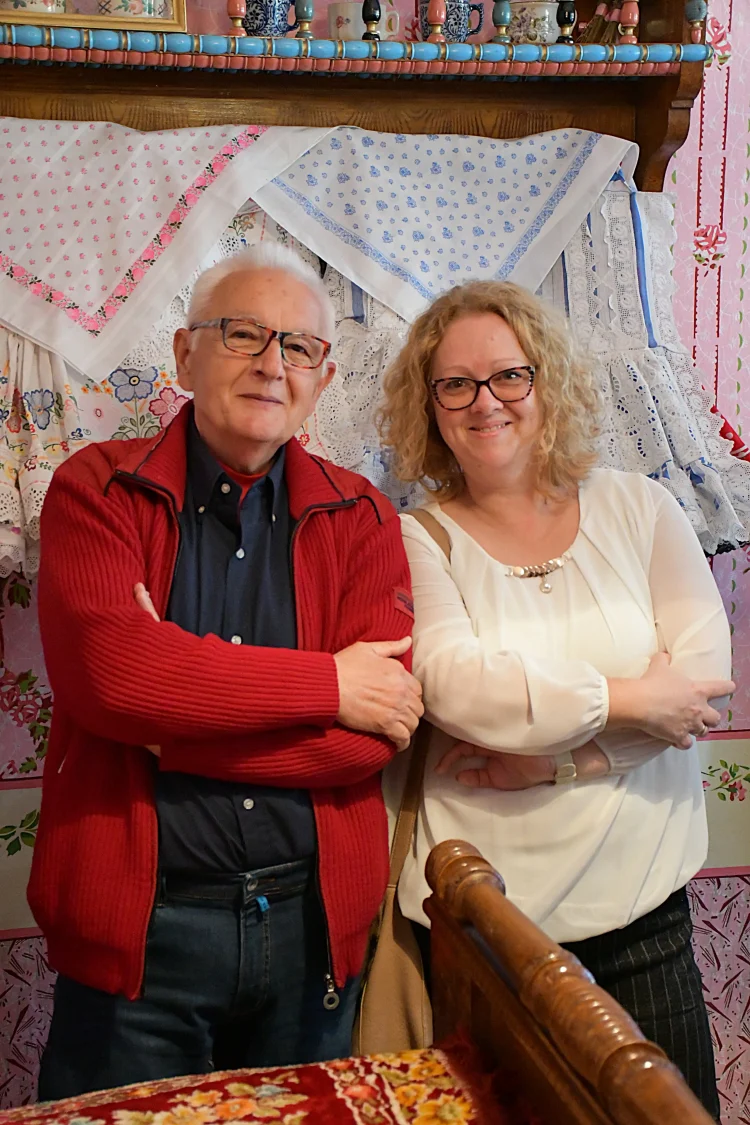 Prednášatelia Ilija Komnenović a Anna Séčová-Pintírová v silbašskom etnodome