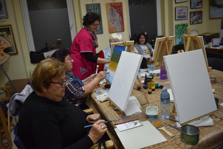 Účastníčkam tábora radila skúsená členka združenia Anna Nosálová