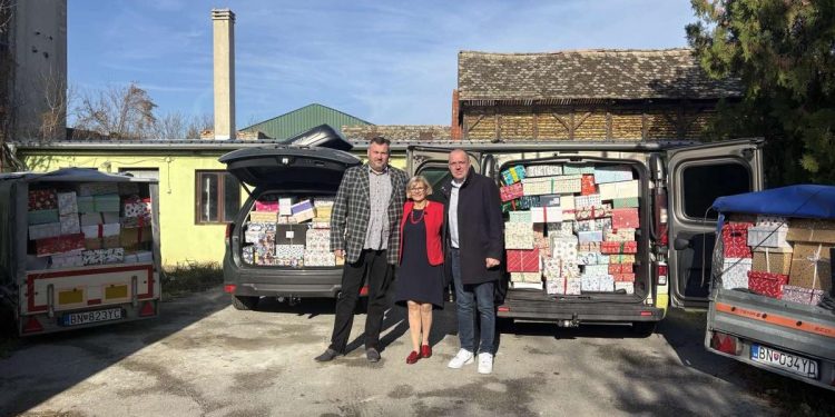 Aby projekt nepretržite pretrvával, snaží sa o to táto malá skupinka ľudí (zľava): Peter Cagala, Dušanka Petráková a Jozef Havrila