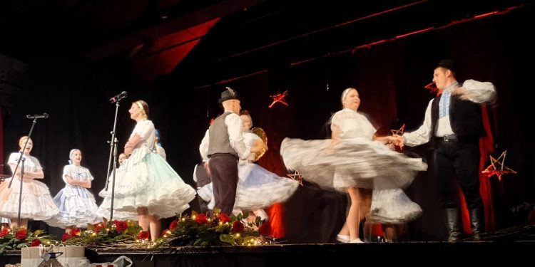 Tanečníci FS Vreteno to poriadne roztočili