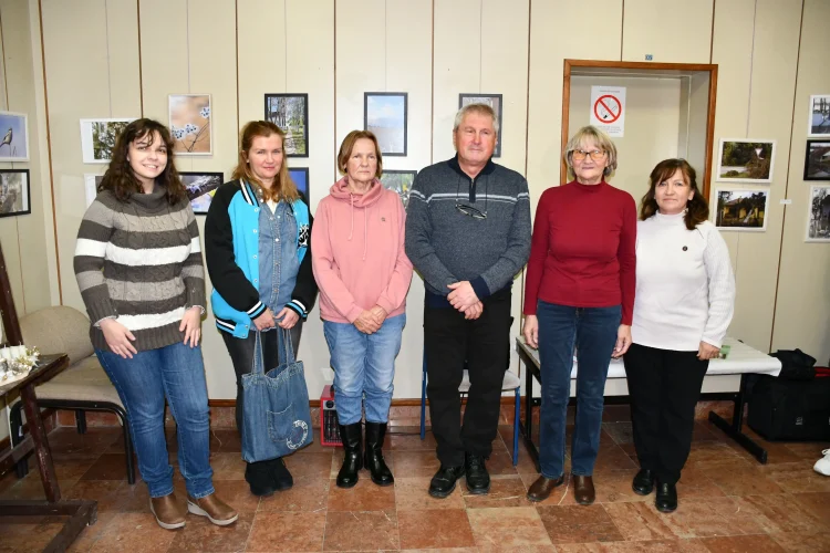 Časť autorov tohtoročnej výstavy fotografií