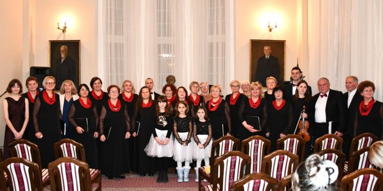 Spoločná fotografia účastníkov Vianočného koncertu