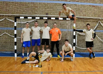 Tím Alfa enterijer po získaní pohára majstra turnaja