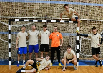 Tím Alfa enterijer po získaní pohára majstra turnaja