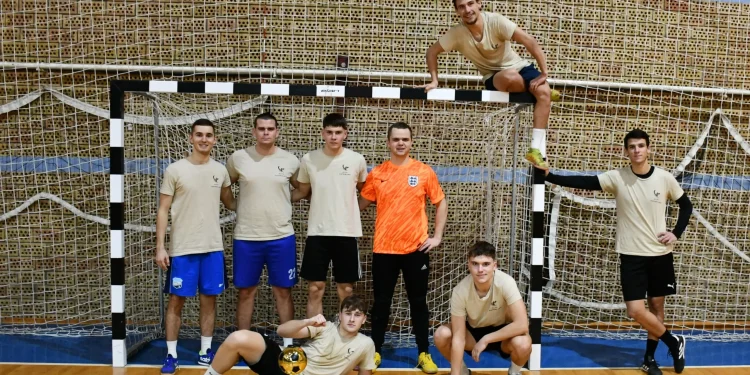 Tím Alfa enterijer po získaní pohára majstra turnaja