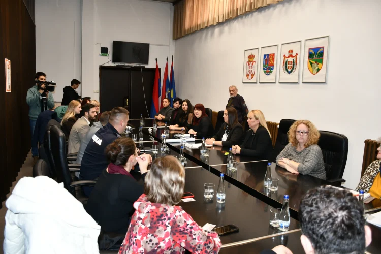 Z diskusnej časti, kde si dopodrobna objasnili postup pri ochrane obetí