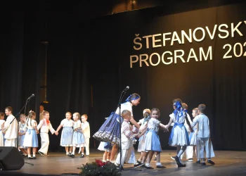 Mladšia tanečná skupina Bažalička oduševnila obecenstvo