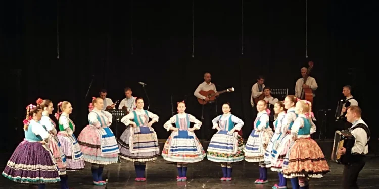 Spevácka skupina FS Klasy v Rume (foto: Petar Nerandžić)