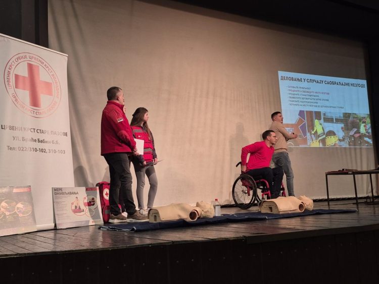 Účastníci edukačnej debaty v Starej Pazove